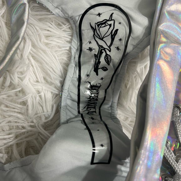 CLUB EXX Rude Awakening Holographic Booty Shorts Rave Bottoms Silver Size XXL - Picture 7 of 9